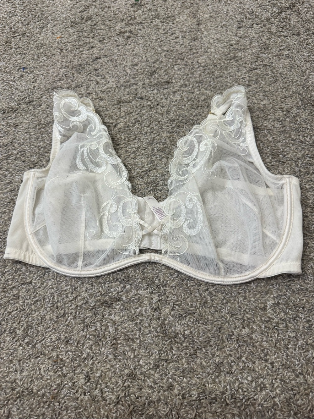 Cacique Plunge Underwire White Bra